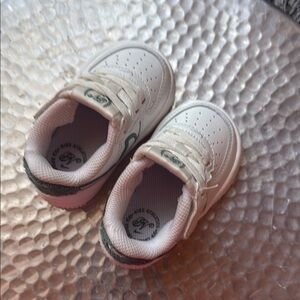 Nike White and Green Sneakers with Classic Design